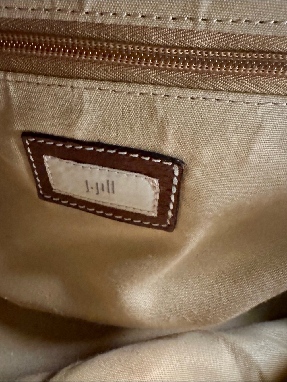 J Jill overnight bag with matching clutch/wristlet - Picture 3 of 8